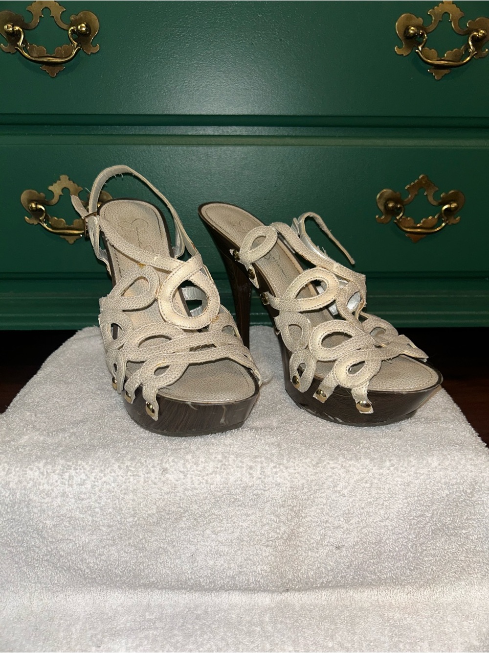 Jessica Simpson Cream Cutout Platform Slingback Heels